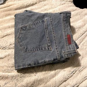 Gloria Vanderbilt straight leg jeans